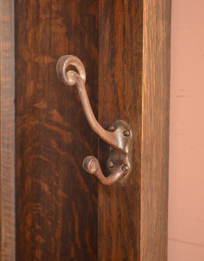 アンティークの玄関収納　アンティーク家具　玄関で使えるアンティーク英国家具、ベンチも付いたホールスタンド。オシャレなデザインのダブルフック。(j-1695-f)