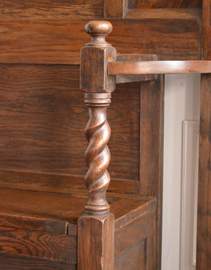 アンティークの玄関収納　アンティーク家具　玄関で使えるアンティーク英国家具、ベンチも付いたホールスタンド。綺麗なツイストのデザインが入っています。(j-1695-f)