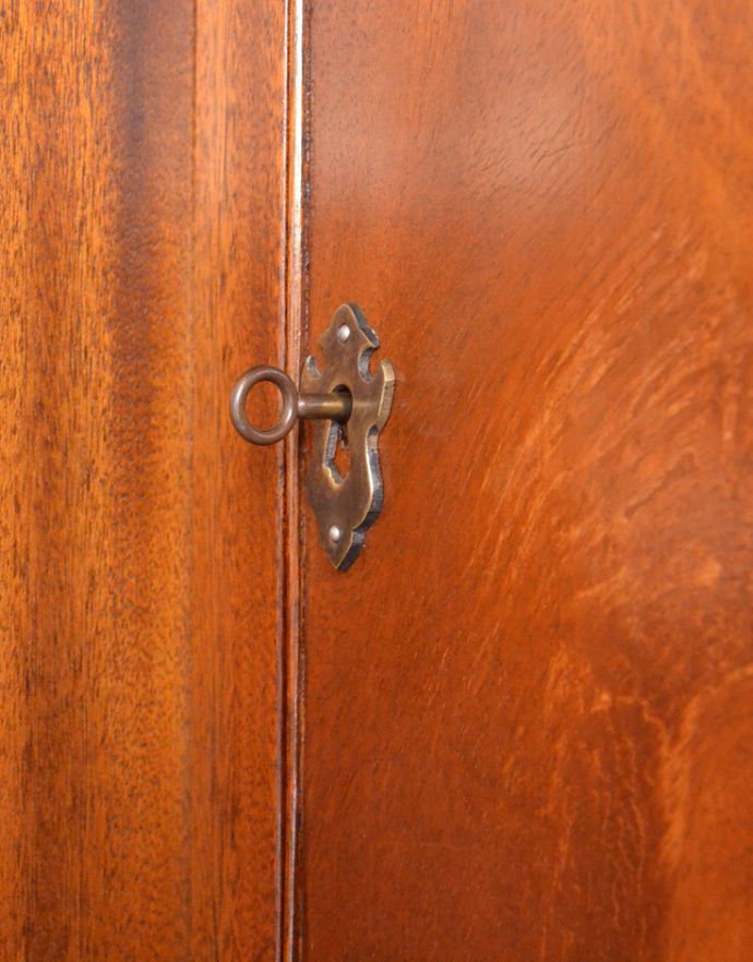ロイドテーブル アンティーク家具 書斎で楽しむ英国アンティークのデスク、マホガニー材を使用した大人の勉強机(鍵付き)。内扉には鍵がついています。(j-1699-f)