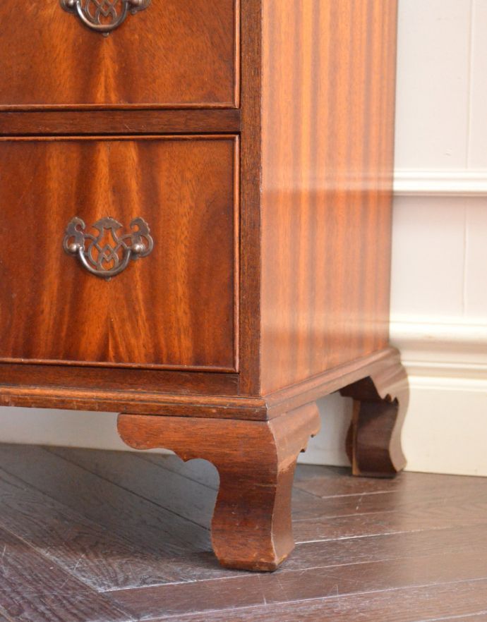 ロイドテーブル アンティーク家具 書斎で楽しむ英国アンティークのデスク、マホガニー材を使用した大人の勉強机(鍵付き)。しっかりとした安定感があります。(j-1699-f)