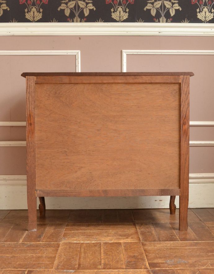 アンティークのキャビネット アンティーク家具 プロヴァンス香るアンティーク家具、引き出し×扉の美しいフレンチキャビネット。きちんとメンテナンスしてあるので、裏側もキレイです。(j-1710-f)