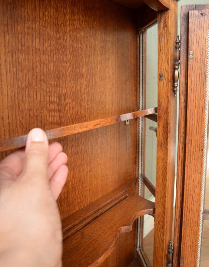 ウォールキャビネット　アンティーク家具　床置きもできる小さなアンティーク家具、フランスから到着したウォールキャビネット。棚板は可動です。(j-1720-f)