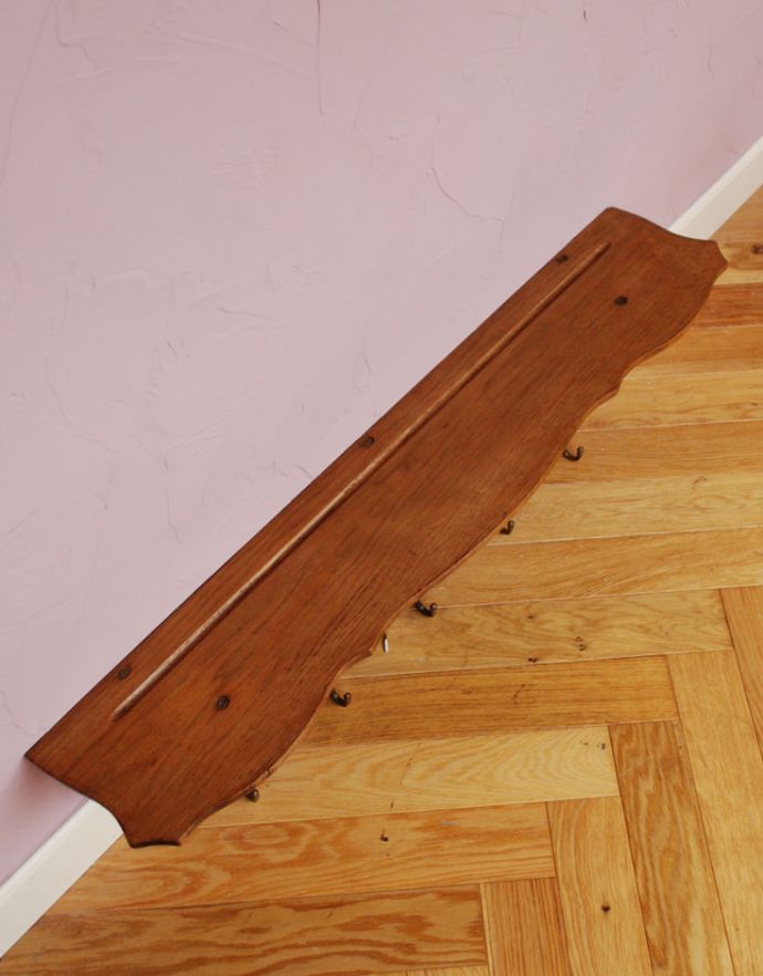 ウォールシェルフ・ウォールハンガー　アンティーク家具　フランスアンティークの壁付け家具、彫りがとってもキレイなウォールハンガー（壁付けシェルフ）。たっぷりとディスプレイができる天板です。(j-1730-f)