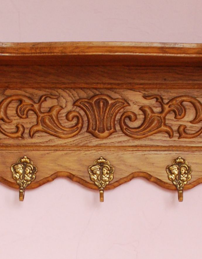 ウォールシェルフ・ウォールハンガー　アンティーク家具　フランスアンティークの壁付け家具、彫りがとってもキレイなウォールハンガー（壁付けシェルフ）。どこから見ても丁寧に彫りの装飾が施してあります。(j-1730-f)