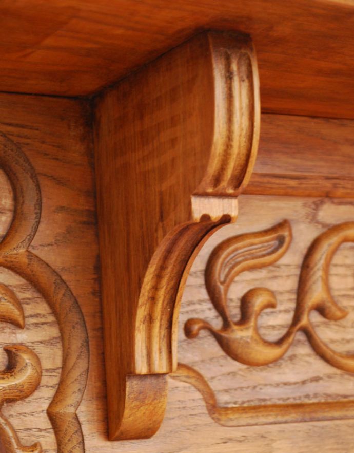 ウォールシェルフ・ウォールハンガー　アンティーク家具　フランスアンティークの壁付け家具、彫りがとってもキレイなウォールハンガー（壁付けシェルフ）。棚受けも木製なので、どこか高級感が漂います。(j-1730-f)