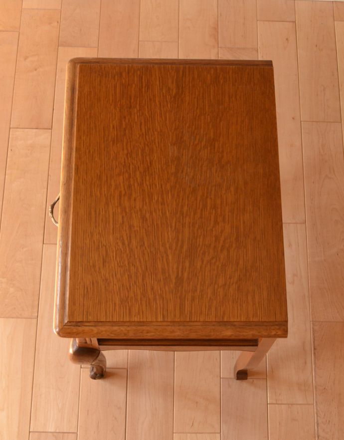 アンティークのチェスト アンティーク家具 南フランスのアンティーク家具、小さくて可愛いベッドサイドチェスト。ピカピカにお直ししてあります。(j-1744-f)