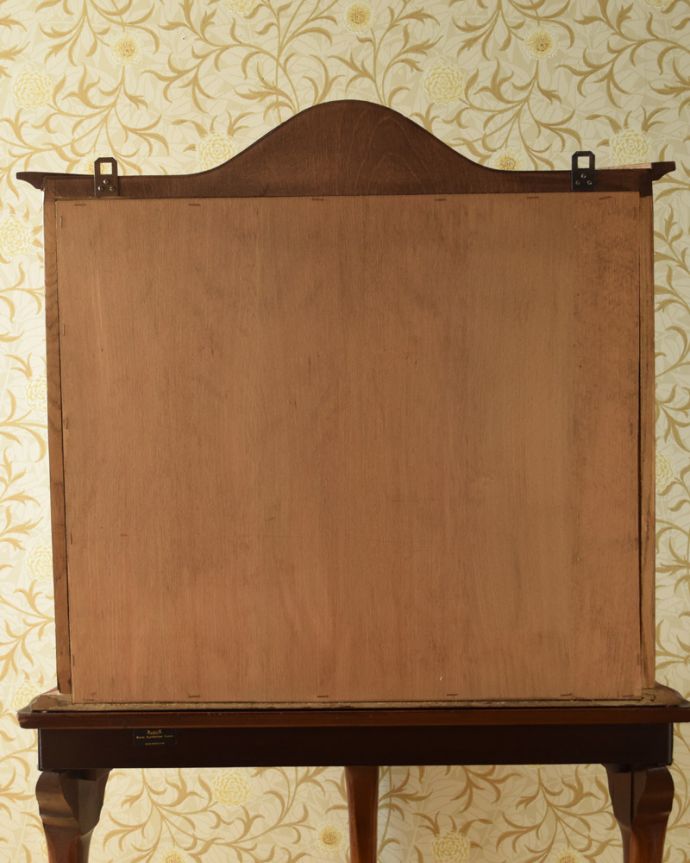 ウォールキャビネット　アンティーク家具　気軽に楽しめる小さなアンティーク家具、壁付けできるウォールキャビネット。きちんとメンテナンスしてあるので、裏側もキレイです。(j-1764-f)