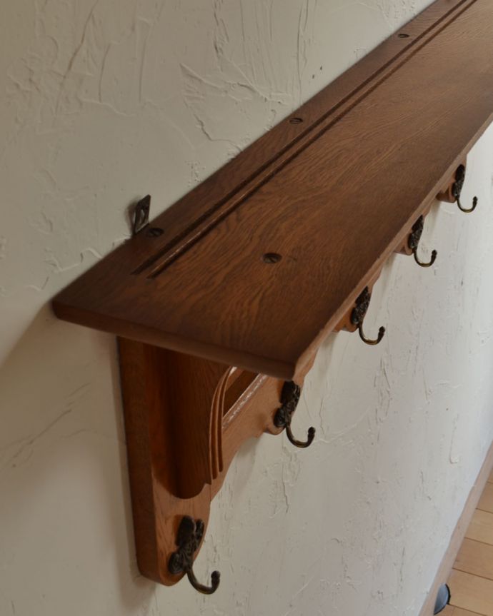 ウォールシェルフ・ウォールハンガー　アンティーク家具　フランスアンティークの壁付け家具、華やかな装飾が美しいウォールハンガー（壁付けシェルフ）。たっぷりとディスプレイができる天板です。(j-1784-f)