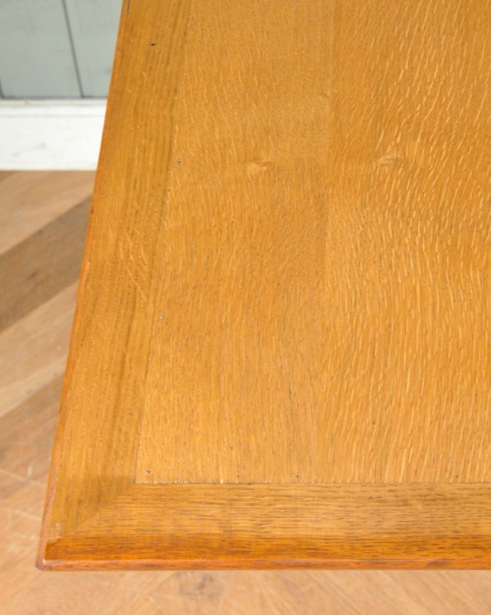 ビューロー　アンティーク家具　贅沢な彫りが美しいアンティーク南仏家具、オーク材のブックビューロー（本棚とデスク）。ビューロー部分の天板も、とてもキレイな状態で、私も大満足。(j-1828-f)