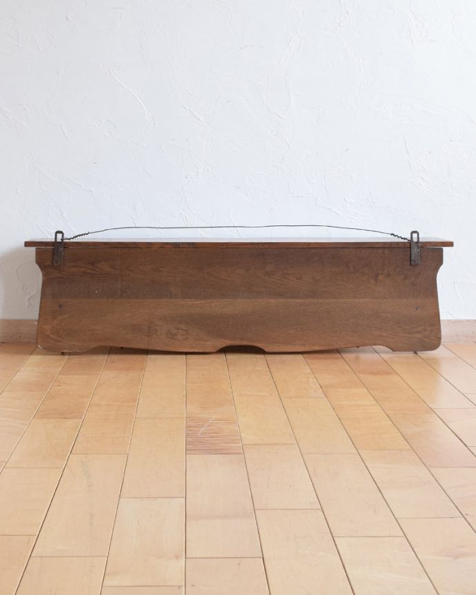 ウォールシェルフ・ウォールハンガー　アンティーク家具　フランスアンティーク家具、帆船が彫刻されたウォールハンガー（壁付けシェルフ）。※アンティークは新品ではないので、もちろん経年変化によるキズはありますが、専門の職人が目立たないようキレイにお直しをしているので、後姿までキレイです。(j-1840-f)