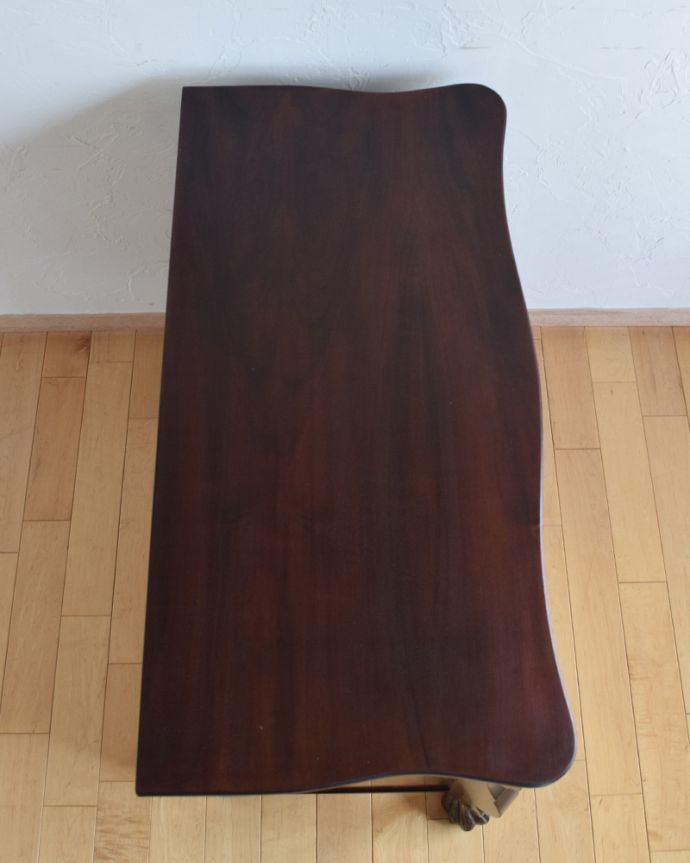 アンティークのチェスト　アンティーク家具　マホガニー材のチェスト（コモード）、高級感溢れるアンティーク家具。天板も木目がとってもキレイです。(j-1846-f)