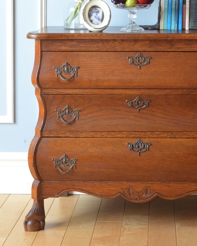 アンティークのチェスト アンティーク家具 フランス輸入のアンティーク家具、オーク材の3段チェスト(コモード)。「見せる収納」!置く場所を選ばずに使えちゃう。(j-1847-f)