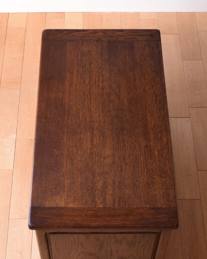 ブランケットボックス・収納ボックス　アンティーク家具　箱型の収納家具はコファー、オーク材のアンティーク家具。天板もキレイに仕上げました。(j-1848-f)