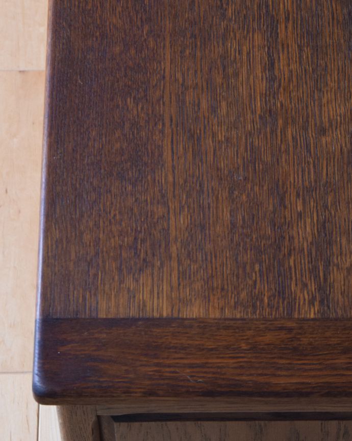 ブランケットボックス・収納ボックス　アンティーク家具　箱型の収納家具はコファー、オーク材のアンティーク家具。オーク材の落ち着いた木目が素敵なコファです。(j-1848-f)