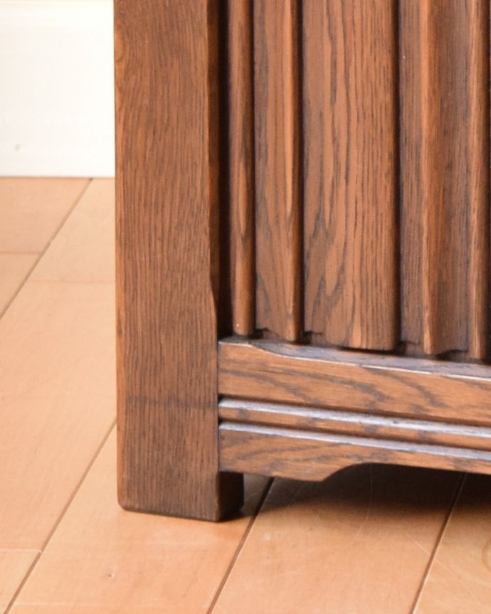 ブランケットボックス・収納ボックス　アンティーク家具　箱型の収納家具はコファー、オーク材のアンティーク家具。安定感のある脚です。(j-1848-f)