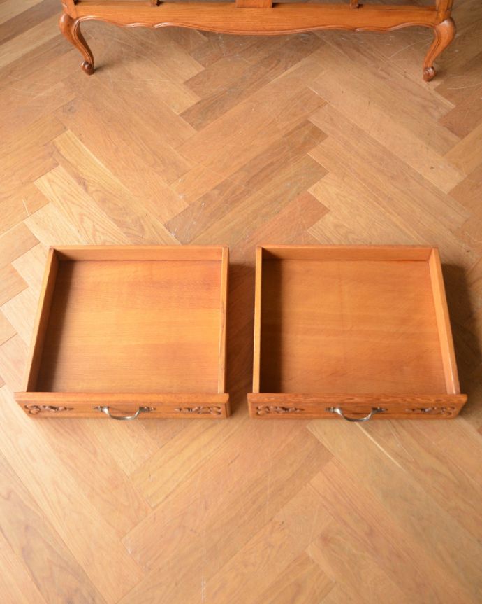 アンティークのキャビネット アンティーク家具 南フランスのオシャレなキャビネット、アンティーク南仏家具。細かいものを整理できる引き出し。(j-1860-f)