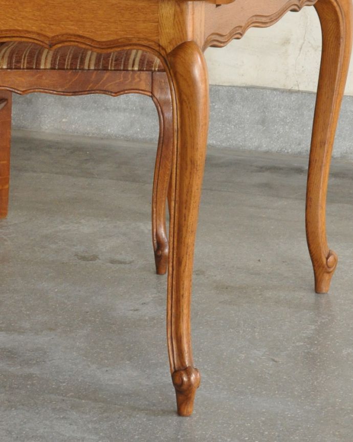 ロイドテーブル　アンティーク家具　フランスのアンティーク家具、華やかなドローリーフテーブル（伸張式） 。キチンとお直ししました。(j-1898-f)