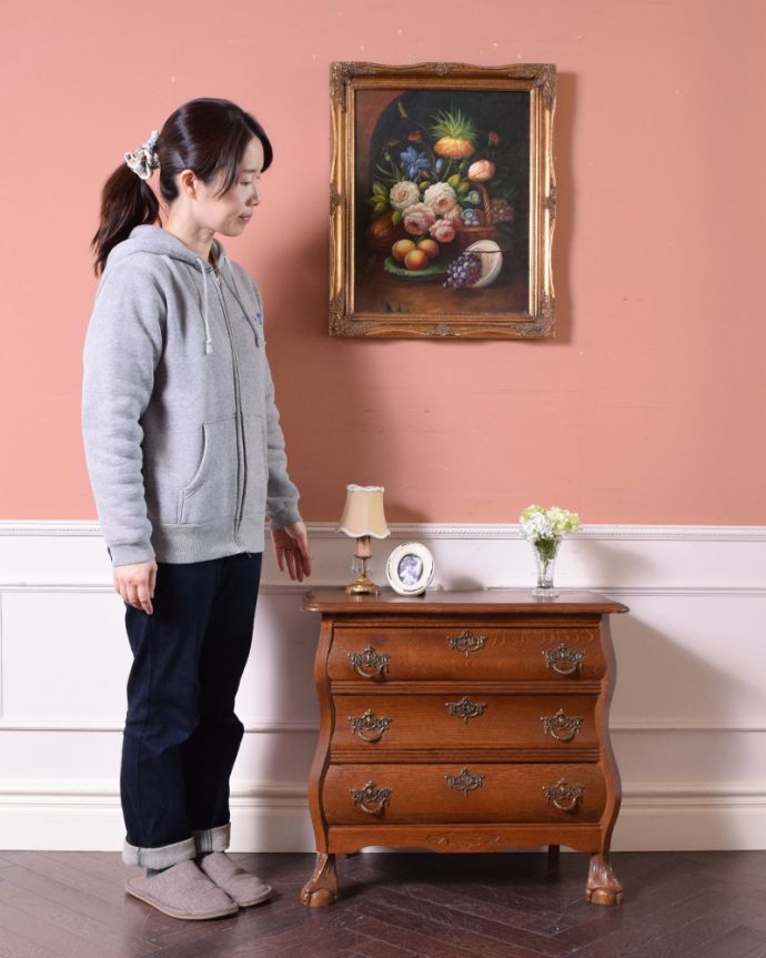 アンティークのチェスト　アンティーク家具　南フランススタイルのアンティーク家具、オーク材の３段チェスト（コモード）。美しい曲線美がフランスらしいんです。(j-1900-f)