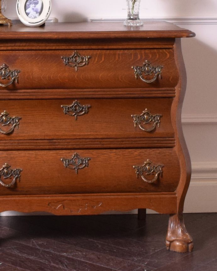 アンティークのチェスト　アンティーク家具　南フランススタイルのアンティーク家具、オーク材の３段チェスト（コモード）。「見せる収納」！置く場所を選ばずに使えちゃう。(j-1900-f)