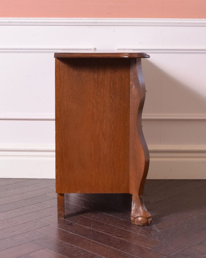 アンティークのチェスト　アンティーク家具　南フランススタイルのアンティーク家具、オーク材の３段チェスト（コモード）。横から見てもステキ横から見るとこんな感じ。(j-1900-f)