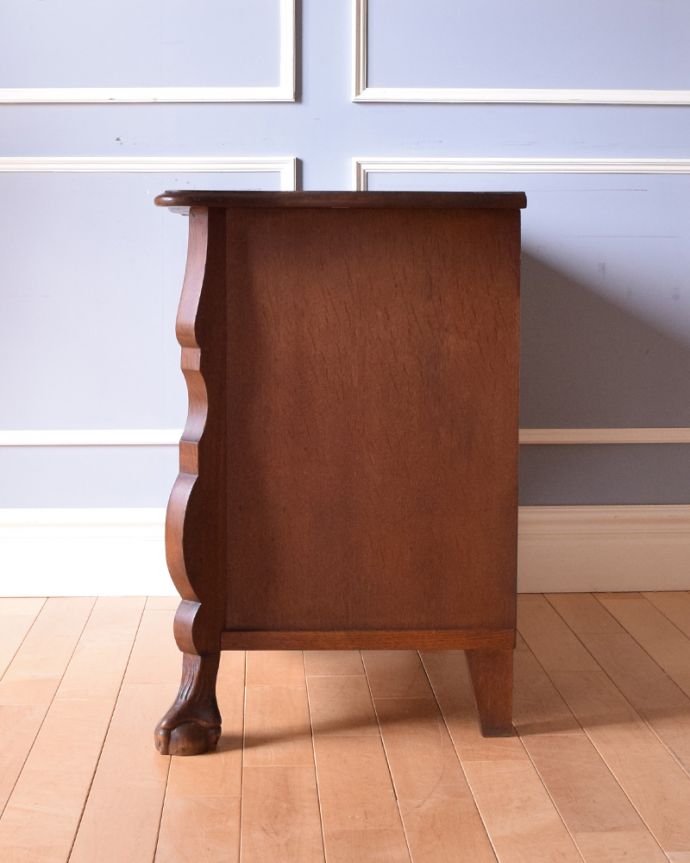 アンティークのチェスト　アンティーク家具　フランスの優雅なアンティーク家具、珍しいチェスト＆シェルフ（コモード） 。横から見るとこんな感じ。(j-1917-f)