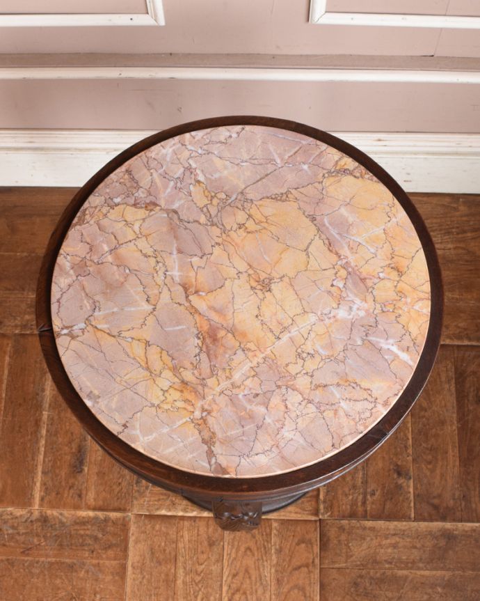ロイドテーブル　アンティーク家具　天然石天板のサイドテーブル、アンティーク英国家具。天板もキレイな天然大理石が割れずに到着しました。(j-1919-f)