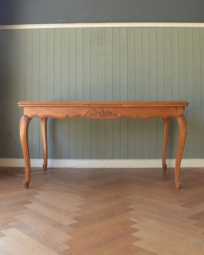 ロイドテーブル　アンティーク家具　３つのサイズ展開！ドローリーフテーブル、伸張式のアンティーク南仏家具。脚がスッキリしているので、圧迫感がありません。(j-1921-f)