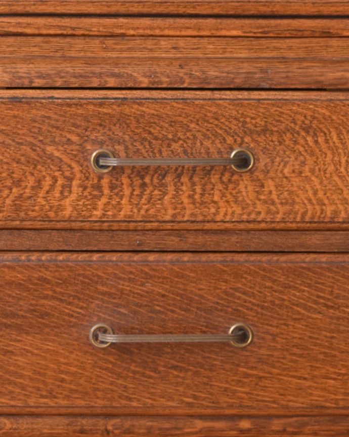 ビューロー アンティーク家具 デスクと本棚、そこにチェスト。3つの機能が一つになった家具、アンティークのサイドバイサイド。引き出しとガラス扉は、ハンドルタイプ。(j-1923-f)