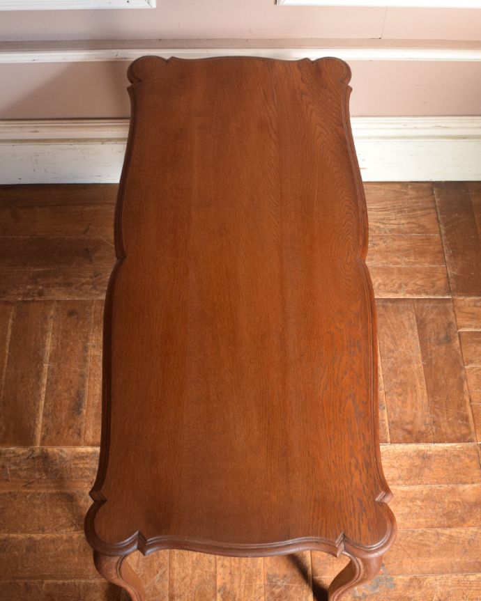 ロイドテーブル アンティーク家具 長方形タイプのコーヒーテーブル、フランスのアンティーク家具。オーク材の木目を活かした素敵な天板です。(j-1931-f)