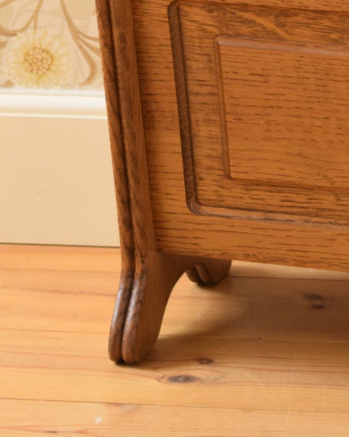 マガジンラック　アンティーク家具　テーブル付きのアンティークマガジンラック（オーク材）。メンテナンスしているので安心してお使いいただけます。(j-1955-f)