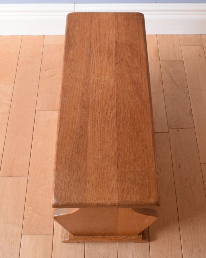 マガジンラック　アンティーク家具　フランス輸入の小さな家具、和室にも合うアンティークマガジンラック。長方形の天板で、使い勝手がいいですよ。(j-1960-f)