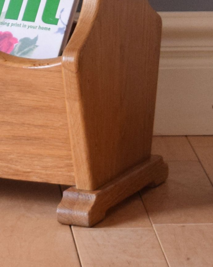 マガジンラック　アンティーク家具　フランス輸入の小さな家具、和室にも合うアンティークマガジンラック。メンテナンスしているので安心してお使いいただけます。(j-1960-f)