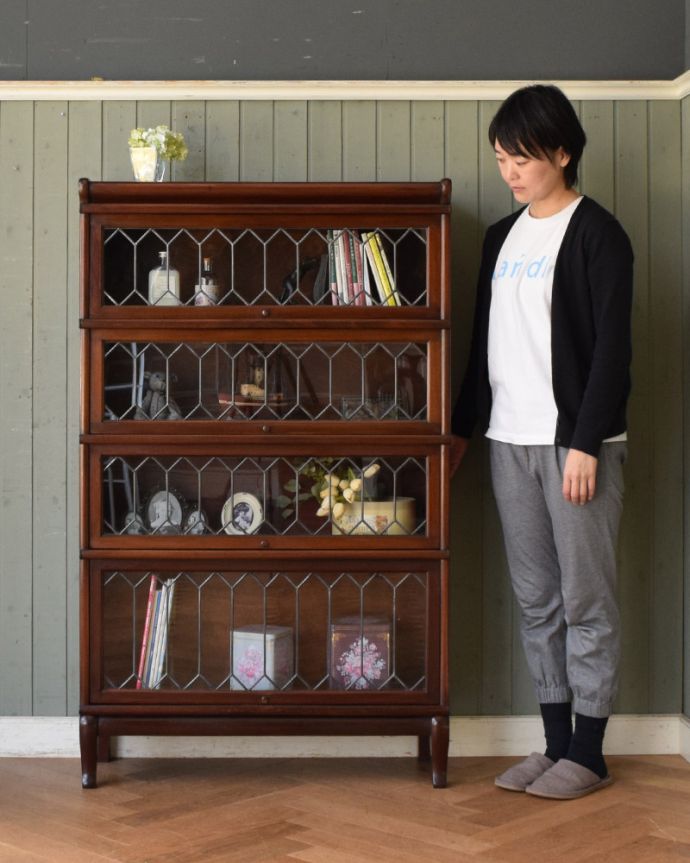 アンティークのキャビネット　アンティーク家具　グローブ・ヴェルニッケ社のアンティーク家具、英国輸入のスタッキングブックケース（本棚）。シャツケースですが、洋服だけではなく、本棚としてはもちろん、グラスや食器を並べて飾り棚としても素敵ですよ。(j-1963-f)