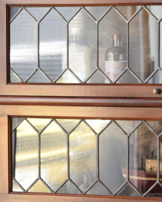 アンティークのキャビネット　アンティーク家具　グローブ・ヴェルニッケ社のアンティーク家具、英国輸入のスタッキングブックケース（本棚）。ガラスも当時のものをそのままに。(j-1963-f)