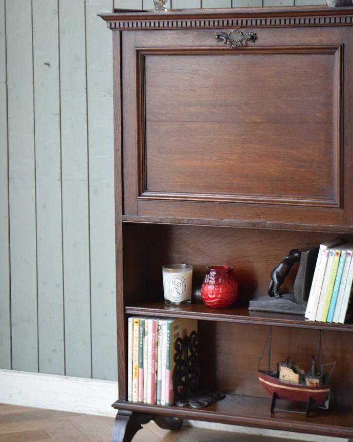ビューロー　アンティーク家具　両側とも正面にできるスチューデントビューロー、アンティーク家具。本棚になるオープンキャビネットビューローの下の部分は本棚になるオープン棚が。(j-1973-f)