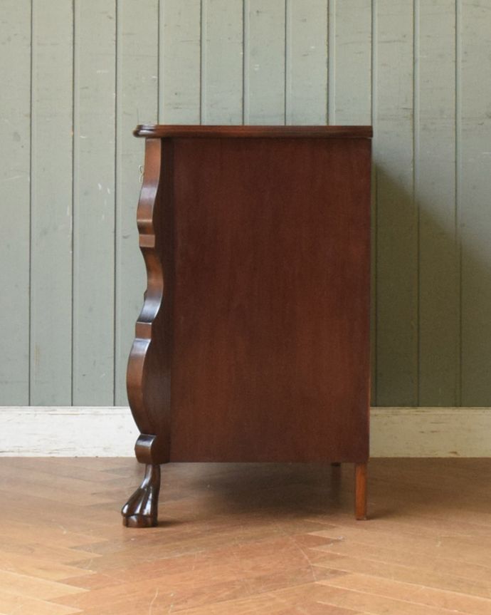 アンティークのチェスト アンティーク家具 アンティークの素敵なフレンチ家具、美しいウォルナット材を使った小さな3段チェスト(コモード) 。横から見てもステキ横から見るとこんな感じ。(j-2008-f)