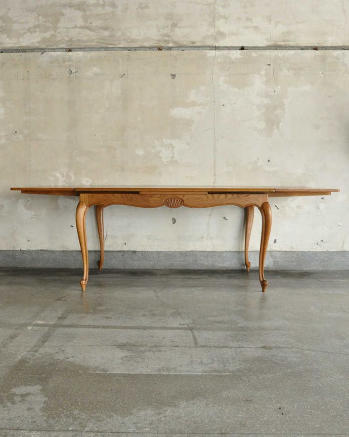 アンティークのテーブル　アンティーク家具　南仏スタイルの美しいアンティーク家具、ドローリーフテーブル（伸張式ダイニングテーブル）。両方開くかなり大きなサイズ！フランスサイズなので、両方開くとかなり大きなダイニング。(j-2021-f)