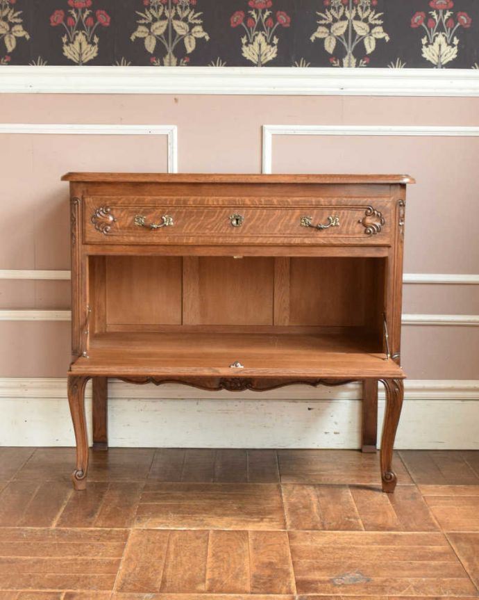 アンティークのチェスト　アンティーク家具　フランスのエレガントなアンティーク家具、フラップ扉付のチェスト＆シェルフ。なんと！下の段は・・・引き出しに見える2段目と3段目。(j-2023-f)