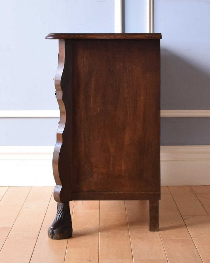 アンティークのチェスト　アンティーク家具　フランススタイルを便利に楽しむ、小ぶりな３段チェスト（コモード）。横から見てもステキ横から見るとこんな感じ。(j-2058-f)