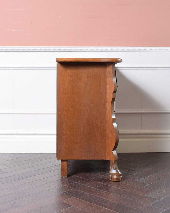 アンティークのチェスト　アンティーク家具　使いやすいコンパクトな３段アンティークチェスト、フランスから届いた小さなアンティーク(コモード)。横から見てもステキ横から見るとこんな感じ。(j-2083-f)