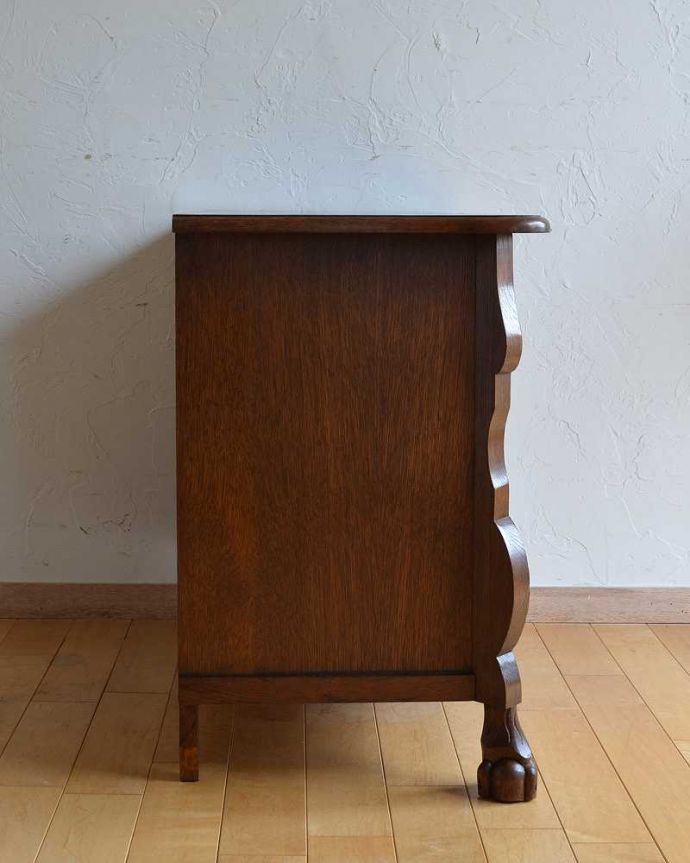 アンティークのチェスト　アンティーク家具　フランスの優雅なアンティーク家具、どこでも大活躍してくれるオーク材の３段チェスト（コモード）。横から見てもステキ横から見るとこんな感じ。(j-2084-f)