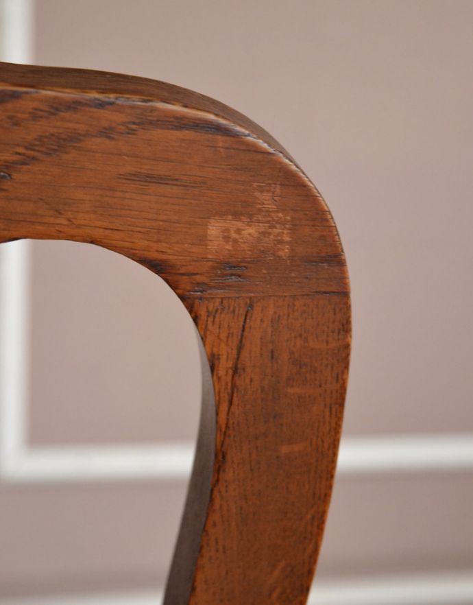 ダイニングチェア　アンティーク チェア　装飾が美しいフランスで見つけた、アンティークダイニングチェア。。(j-566-c)