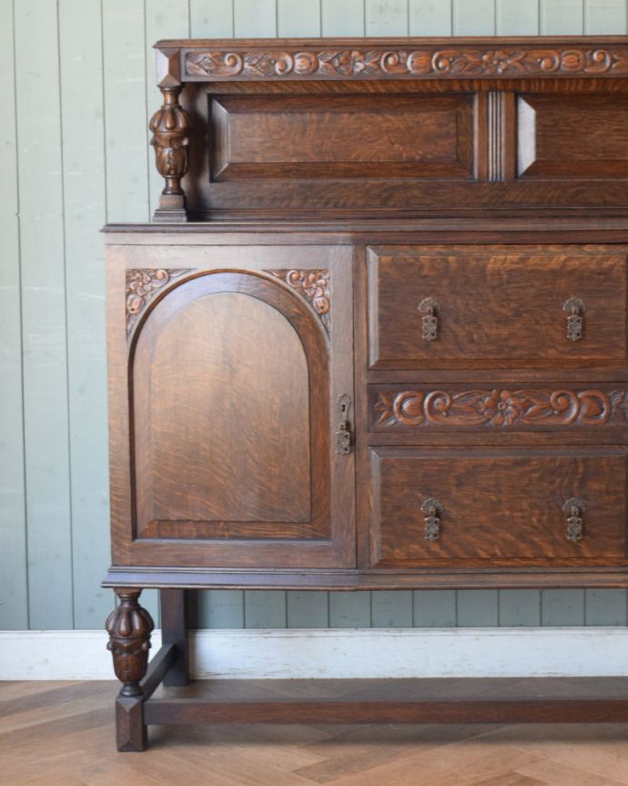 サイドボード　アンティーク家具　英国アンティーク家具、オーク材の上品なサイドボード。リビングに。(j-575-f-1)