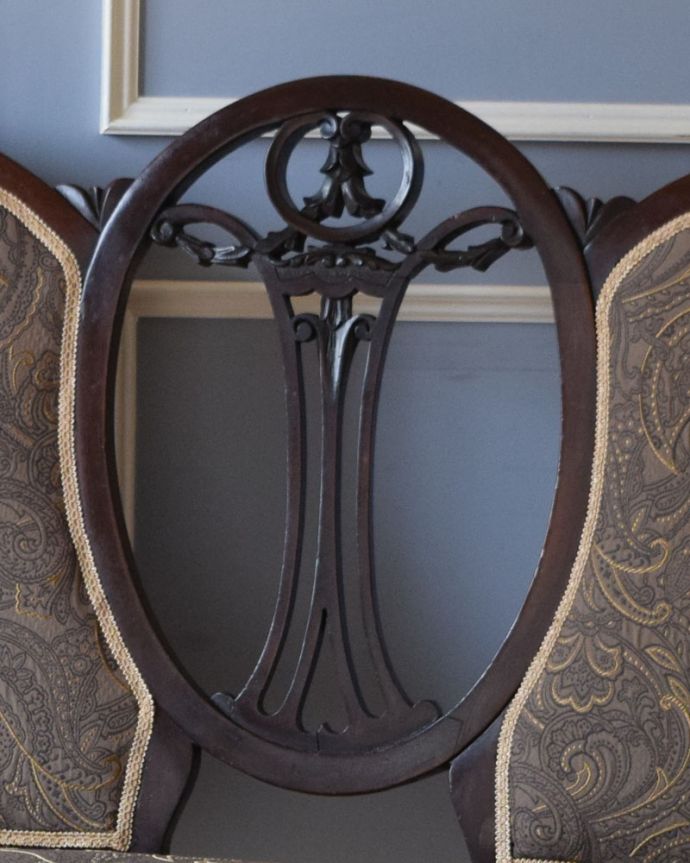 椅子アンティークベンチ 彫りの美しさも楽しめるセティ、アンティークの英国椅子（ソファベンチ