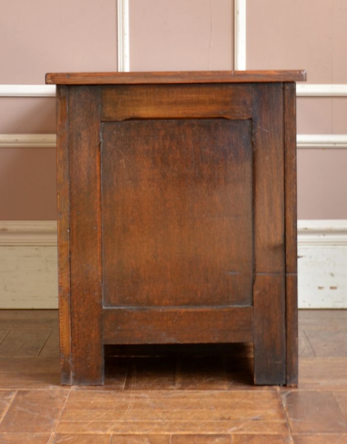 ブランケットボックス・収納ボックス アンティーク家具 1920年代のアンティーク英国家具、ベンチにも使えるコファー。サイドから見てもキレイです!どこから見てもかっこいいのでご安心くださいね。(j-944-f)