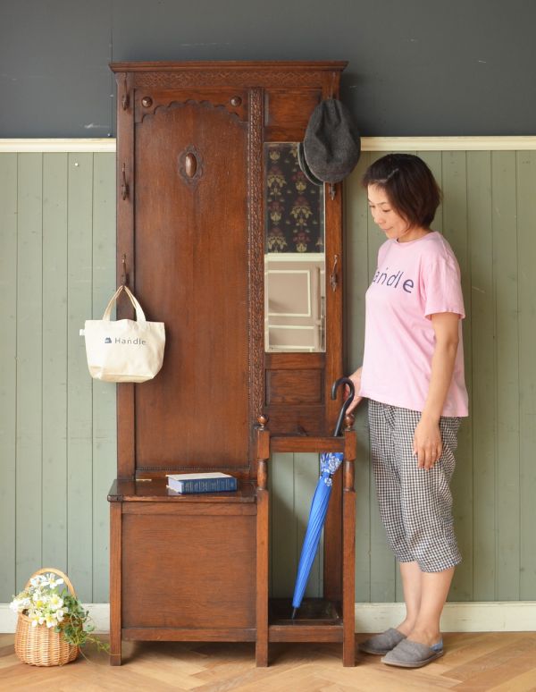 ロイドルームボックス　アンティーク家具　玄関で使えるアンティーク英国家具、ベンチも付いたホールスタンド。お家に来たお客様が必ず初めて訪れる場所が玄関。(j-955-f-1)