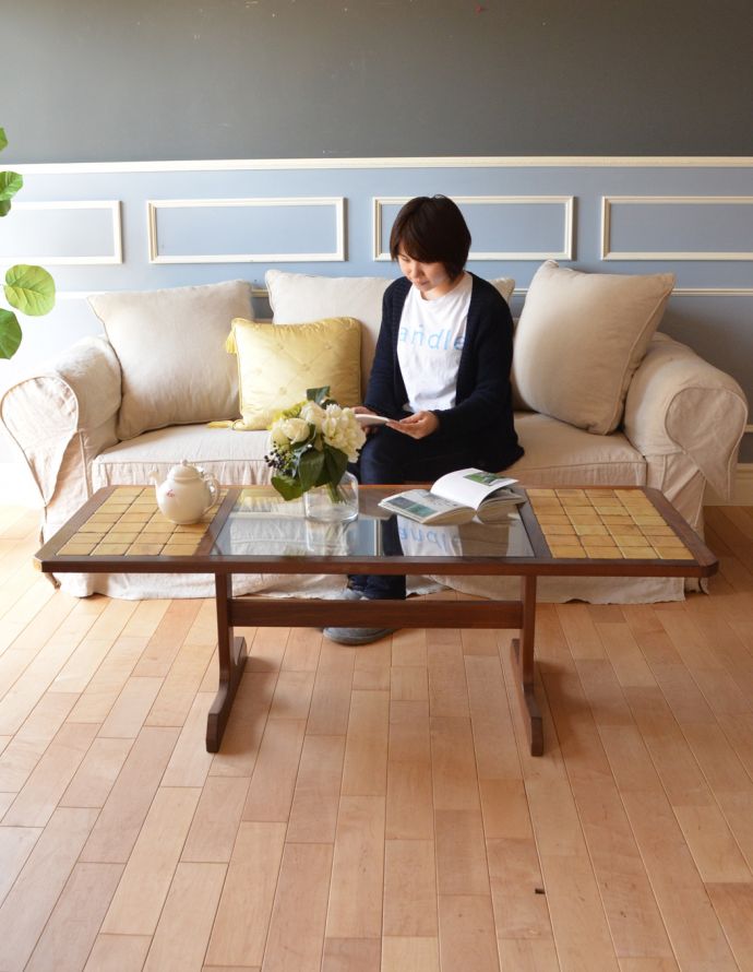 ロイドテーブル　アンティーク家具　1960年代のアンティーク コーヒーテーブル。天板が広いので、ゆったりとお使い頂けます。(k-770-f-1)