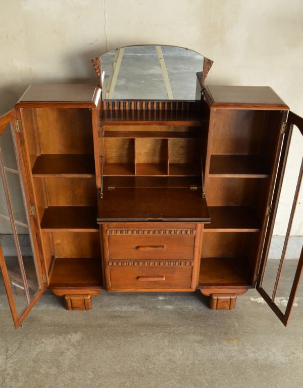 ビューロー　アンティーク家具　アンティークの収納家具、イギリスから来たサイドバイサイド。扉内もボディと同じ落ち着いた色で仕上がっています。(k-1005-f)