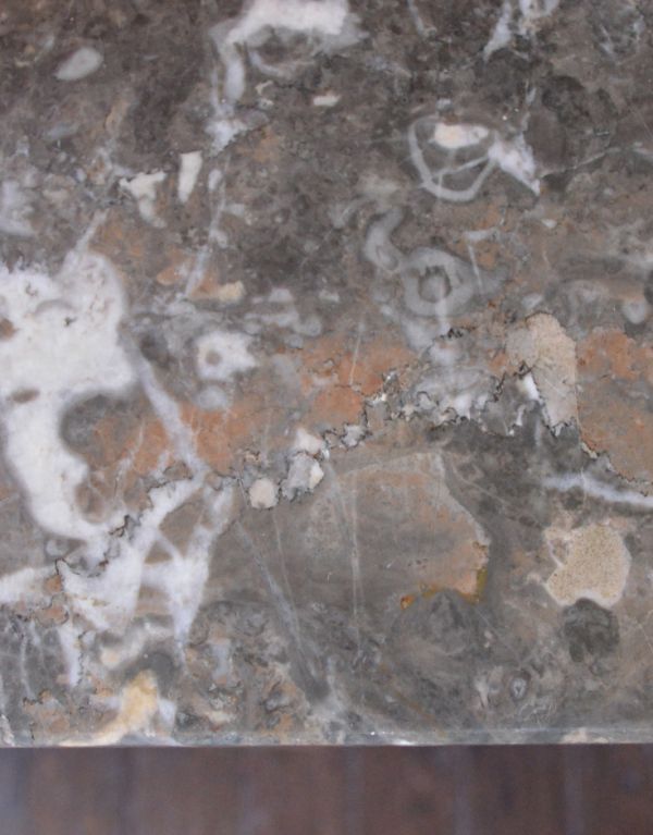 サイドボード　アンティーク家具　ウォルナット材のアンティーク英国家具、コーナーウォッシュスタンド。正面にも大理石が貼ってあります。(k-1014-f)