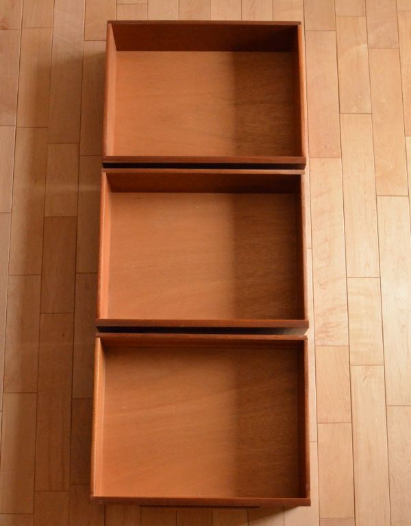 アンティーク家具　ビンテージの北欧インテリア、G-PLANの６段チェスト。きちんと隅々まで修復してあるので、実用的になんでも入れて頂けます。(k-1022-f)